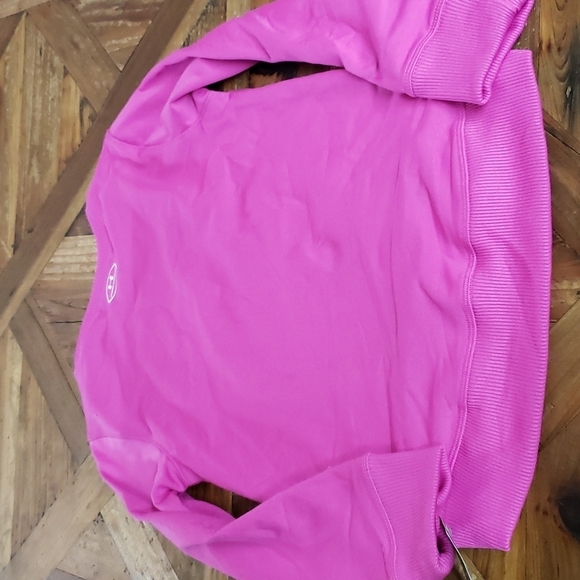 UNDER Armour Hot Pink Top - Picture 3 of 3